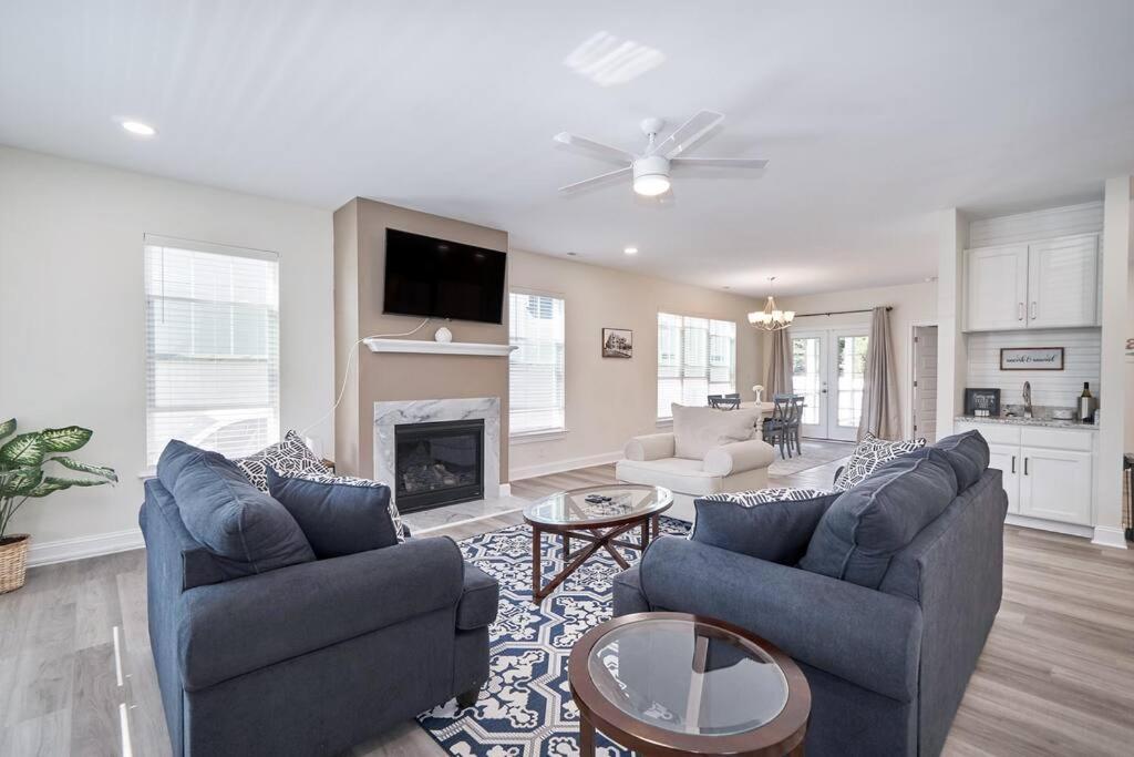 Luxurious Alberta Beach House W/ Historical Detail Hampton Bagian luar foto